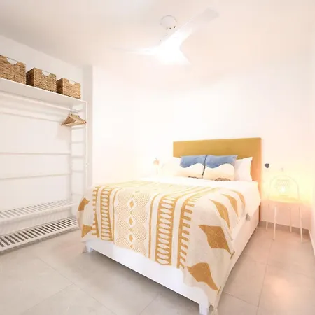 Burgos, Terrace, Parking By 10tosea