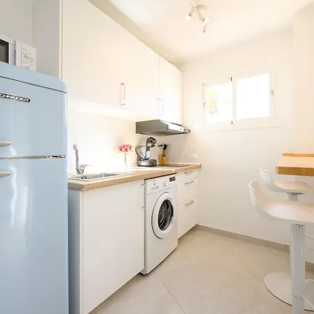 Burgos, Terrace, Parking By 10tosea *
