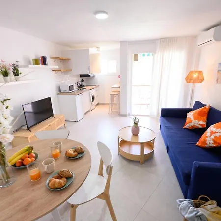 Burgos, Terrace, Parking By 10tosea * Fuengirola