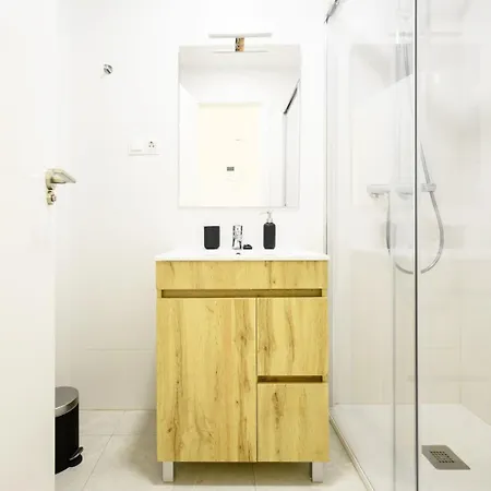 Апартаменти Burgos, Terrace, Parking By 10tosea