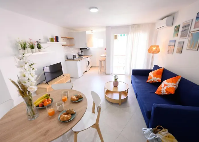 Burgos, Terrace, Parking By 10tosea * Fuengirola