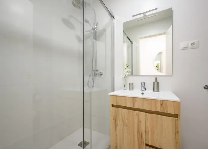 Burgos, Terrace, Parking By 10tosea Daire *