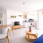 Burgos, Terrace, Pool, Parking By 10tosea * Fuengirola